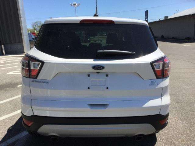 Ford Escape 2017 photo 3